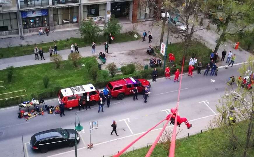Nevjerovatni prizori: Akcija spašavanja u Radićevoj ulici u Sarajevu 